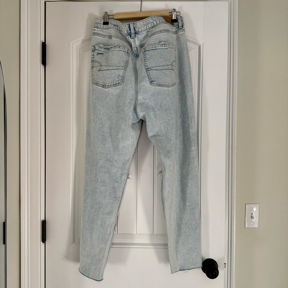 AEO | Strigid Ripped Mom Jean - Picture 4 of 11